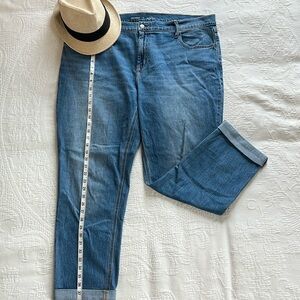 Old Navy Mid-Rise Wow Boyfriend Jeans